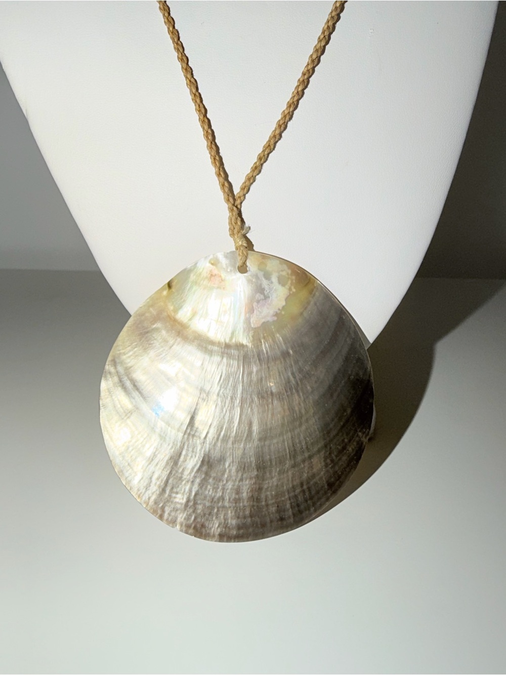 Huge Shell Rope Necklace - Picture 2 of 10
